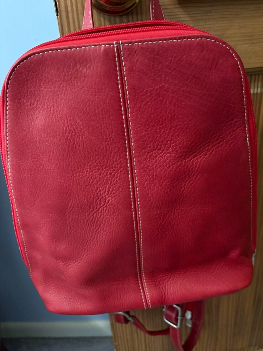 Le Donne Red Full Grain Cow Leather Full-Zip-Around Small Sling Backpack